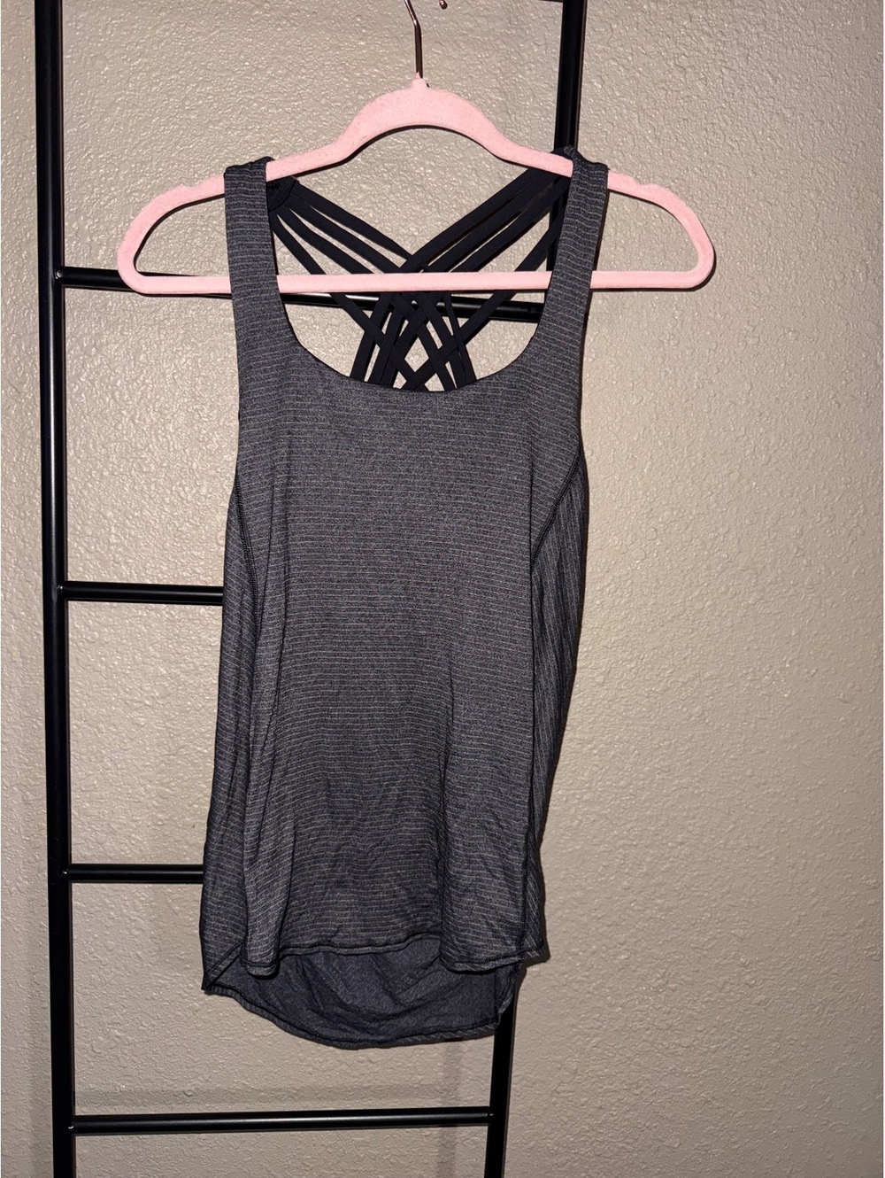 Lululemon Wild Tank Heathered Gray Black Strappy Built-In Bra Size 2